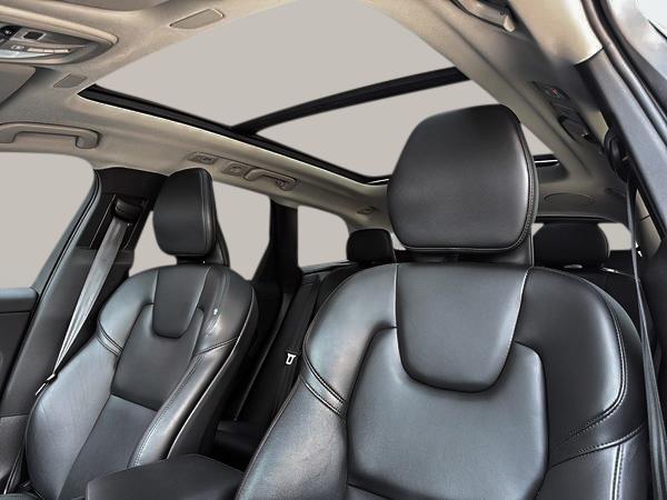 volvo XC60 2022 - 12