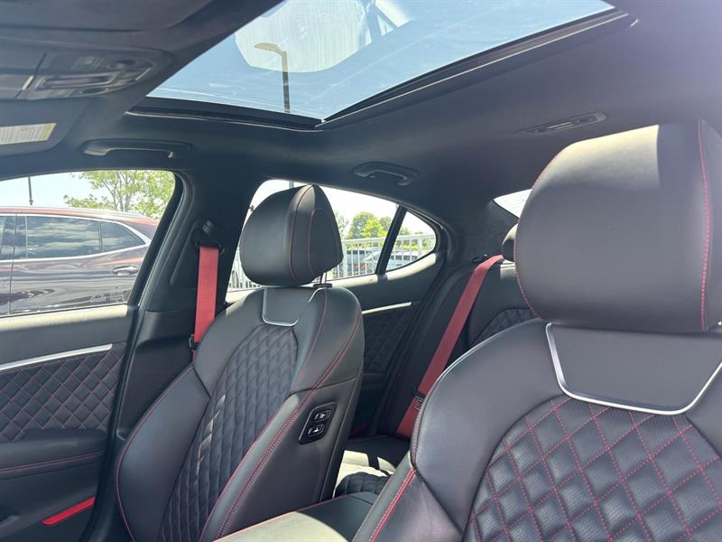 genesis G70 2022 - 25