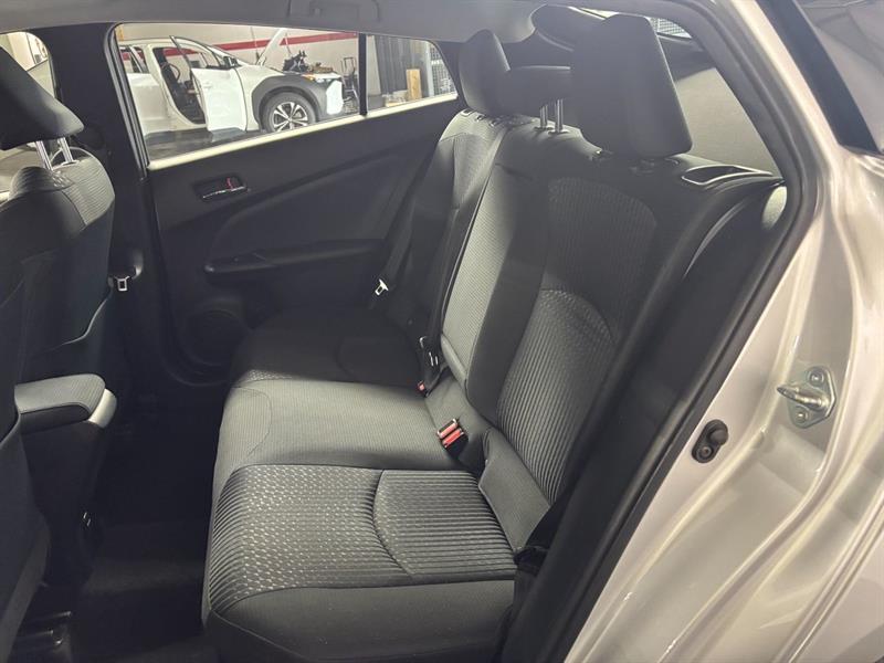 toyota Prius 2017 - 10