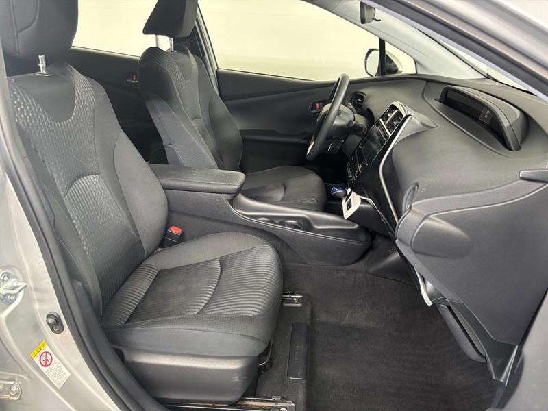 toyota Prius 2017 - 12