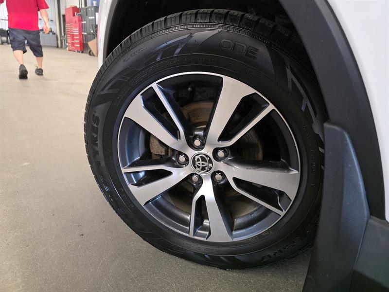 toyota RAV4 2017 - 9