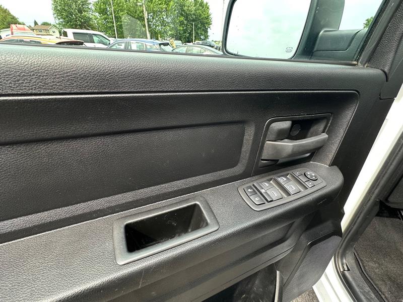 ram 1500 Classic 2023 - 12