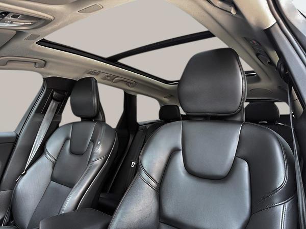 volvo XC60 2022 - 12