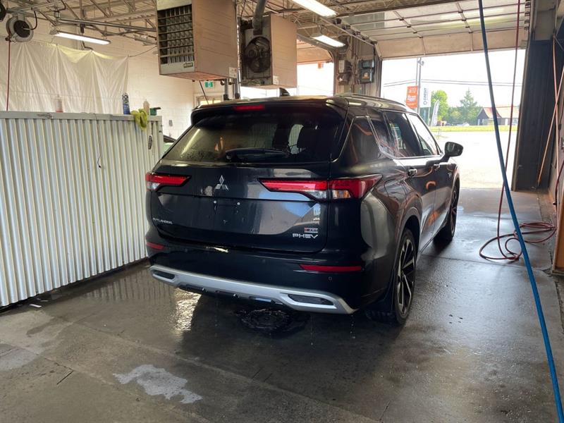 mitsubishi Outlander rechargeable 2023 - 10