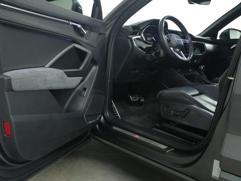 audi Q3 2021 - 11