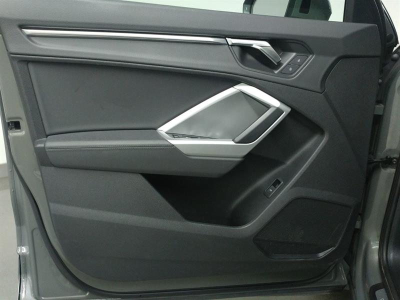 audi Q3 2020 - 12