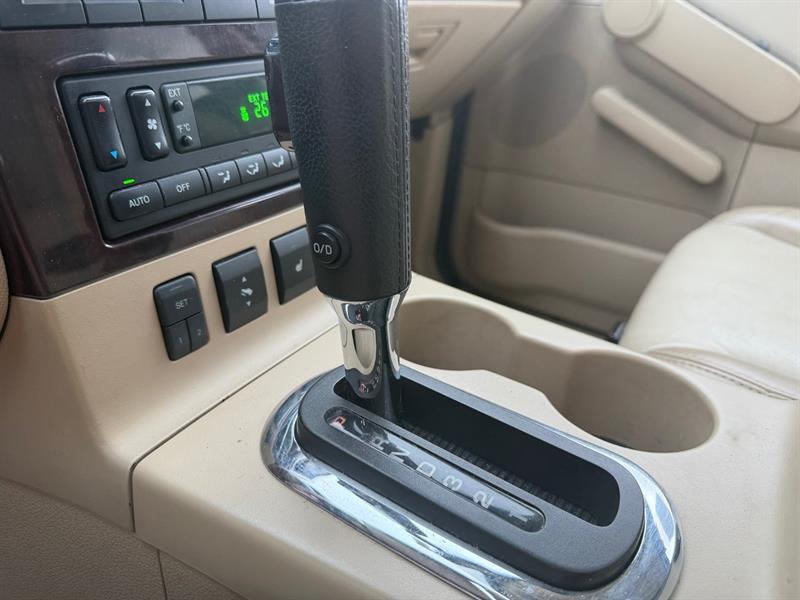 ford Explorer 2006 - 17