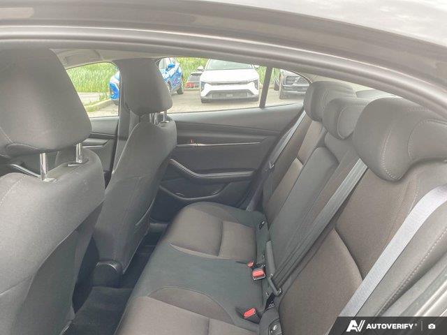 mazda Mazda3 2023 - 26