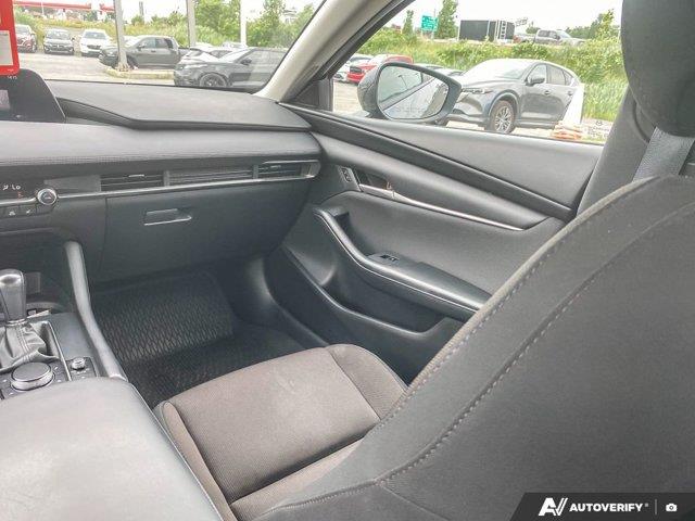mazda Mazda3 2023 - 28
