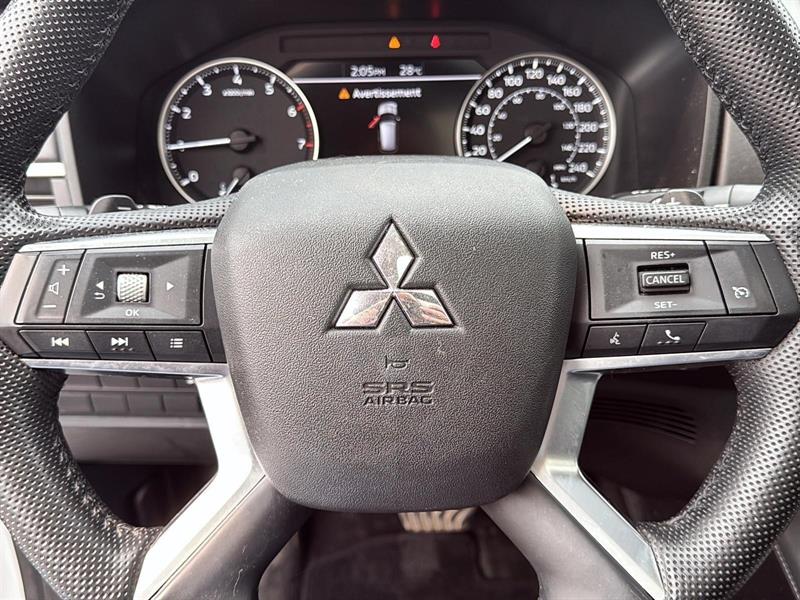 mitsubishi Outlander 2023 - 14