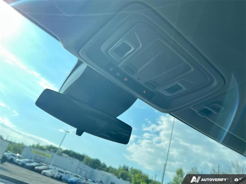 chevrolet Silverado 1500 2023 - 23