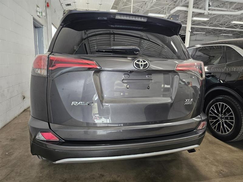toyota RAV4 2017 - 11