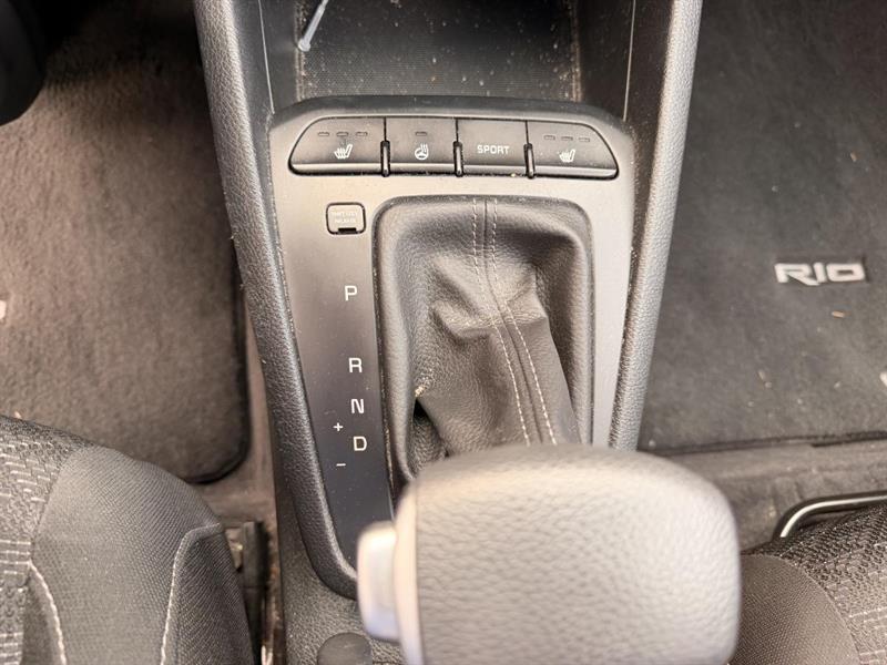 kia Rio5 2021 - 27