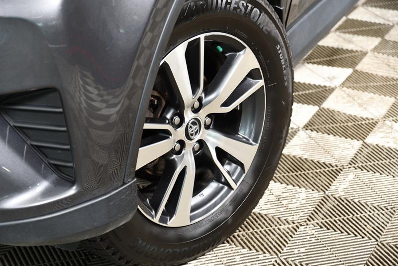 toyota RAV4 2018 - 9