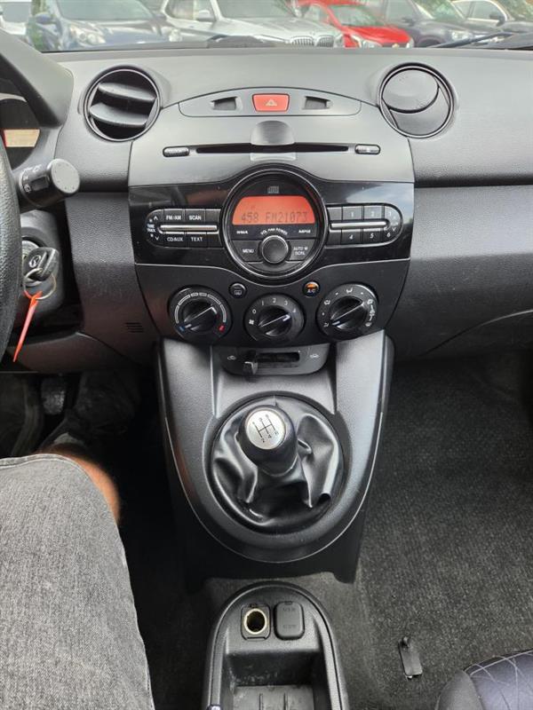 mazda Mazda2 2012 - 17