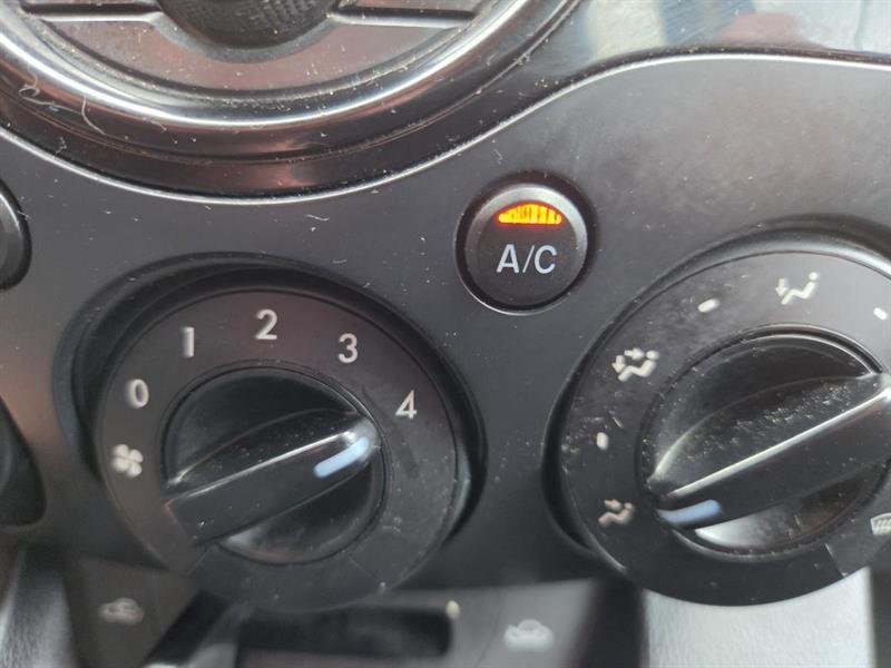 mazda Mazda2 2012 - 19