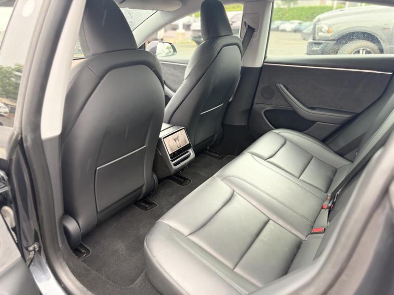 tesla Model 3 2024 - 9
