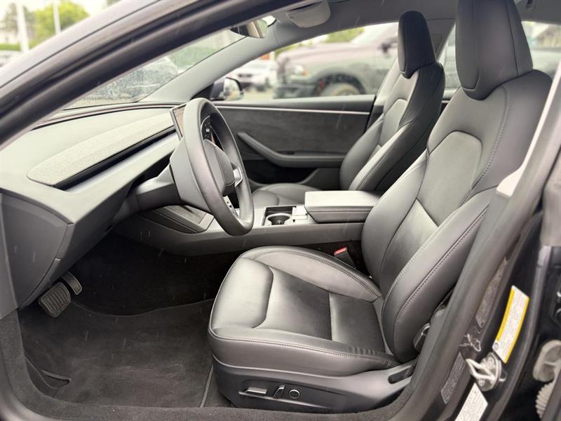 tesla Model 3 2024 - 12