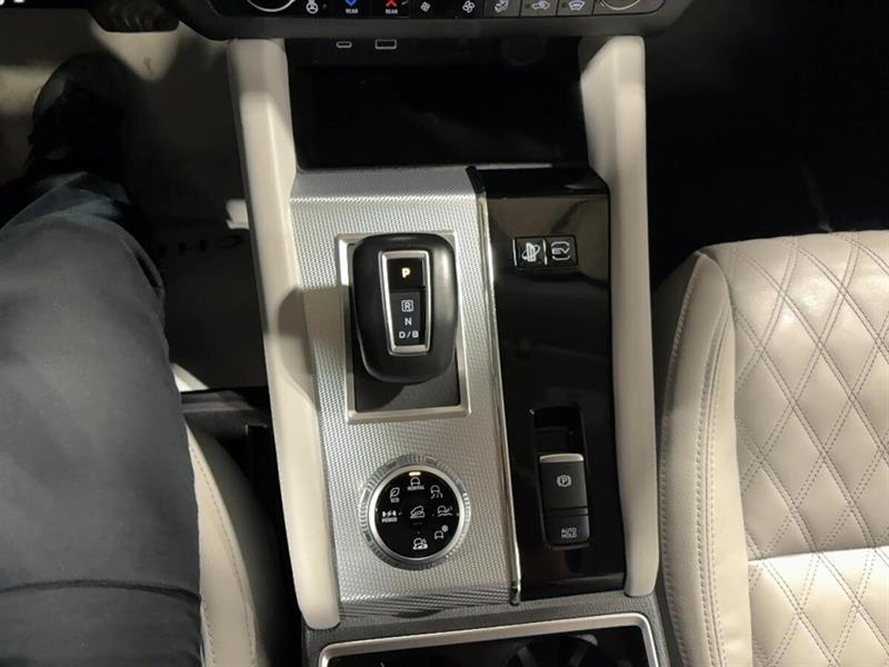 mitsubishi Outlander rechargeable 2023 - 13