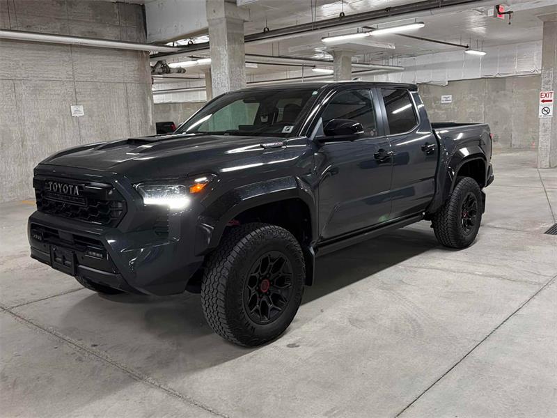 toyota TACOMA HYBRID 2025