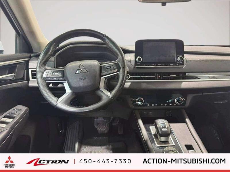 mitsubishi Outlander 2022 - 14