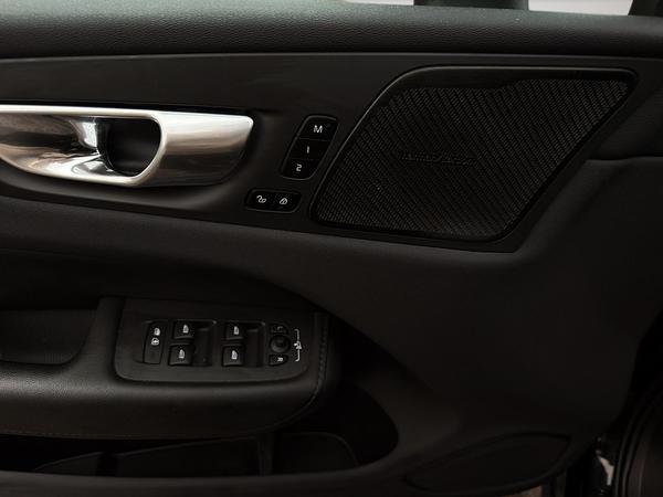 volvo XC60 Recharge 2023 - 14