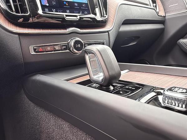 volvo XC60 Recharge 2023 - 17