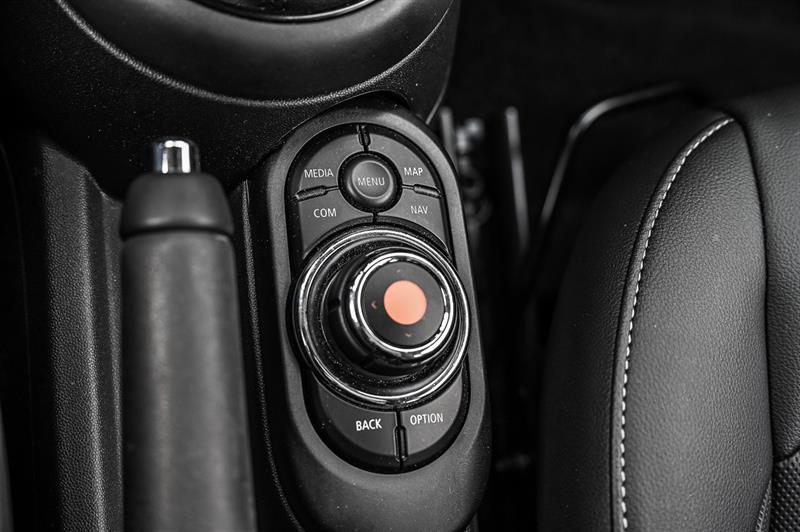 mini 3 Door 2021 - 14