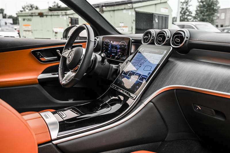 mercedes-benz GLC300 2024 - 30