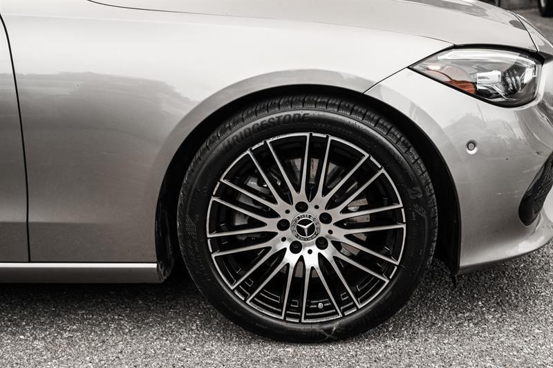 mercedes-benz C300 2024 - 12