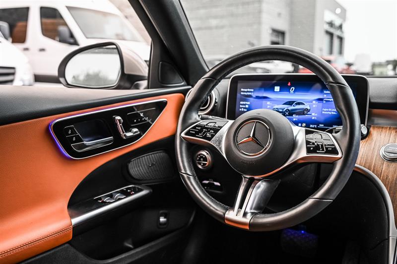 mercedes-benz C300 2024 - 27