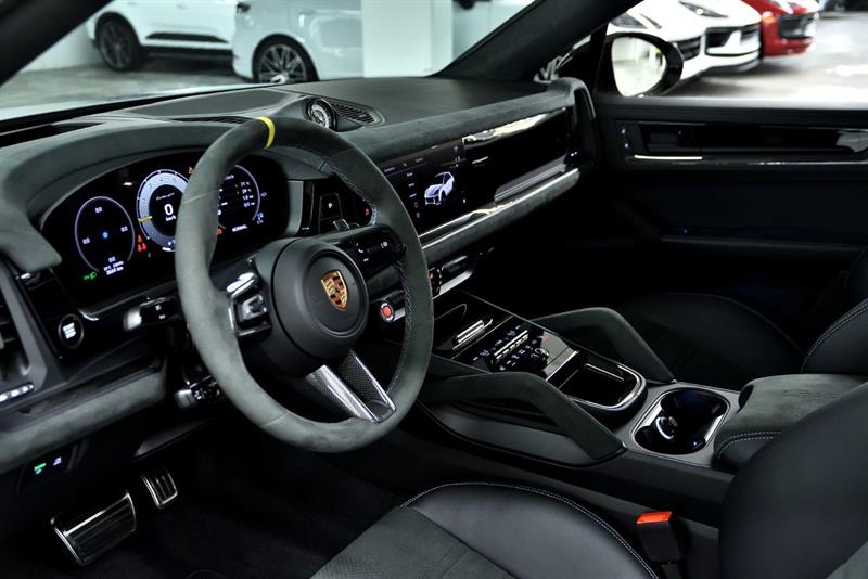 porsche Cayenne 2025 - 12