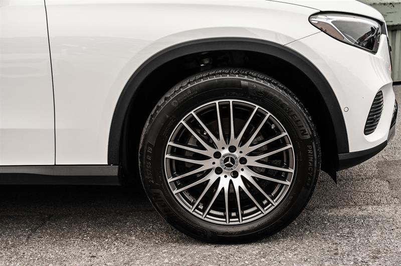 mercedes-benz GLC300 2024 - 12