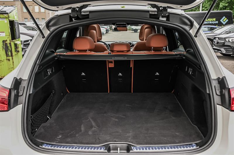 mercedes-benz GLC300 2024 - 16