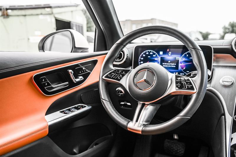 mercedes-benz GLC300 2024 - 28