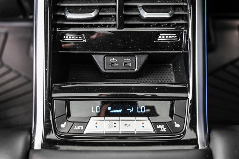 bmw M850i 2021 - 25