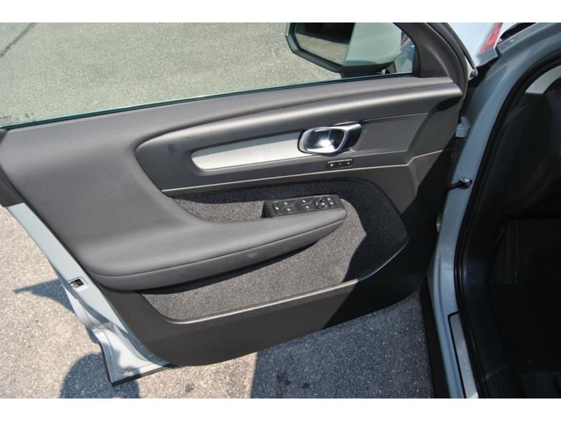 2024 Volvo C40 - Image 12