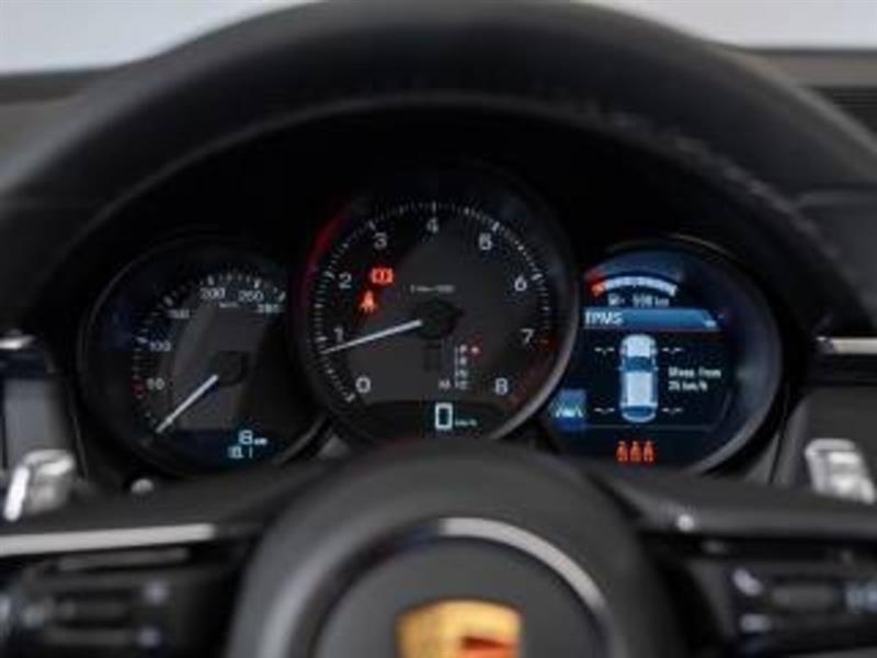 porsche Macan 2024 - 25