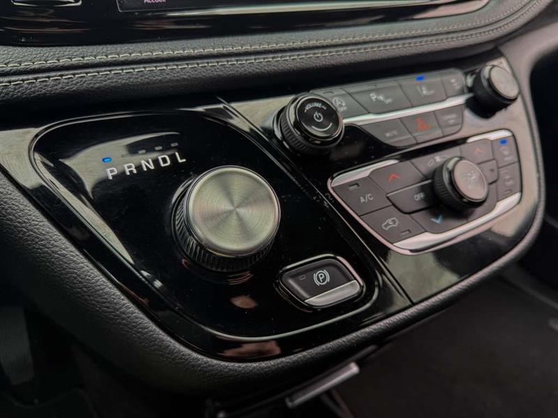 chrysler Pacifica 2023 - 13