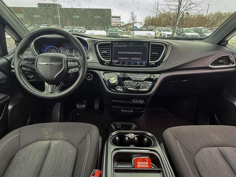chrysler Pacifica 2023 - 26
