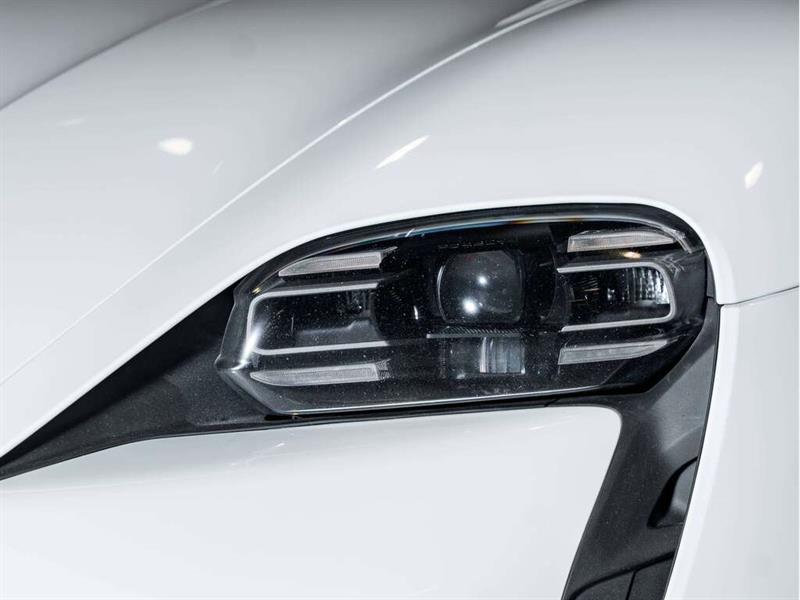 porsche Taycan 2022 - 18
