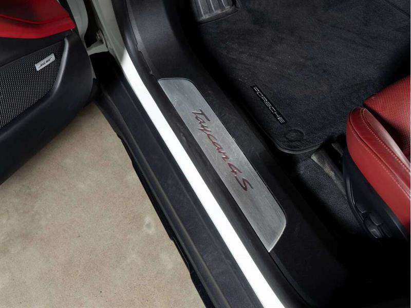porsche Taycan 2022 - 23