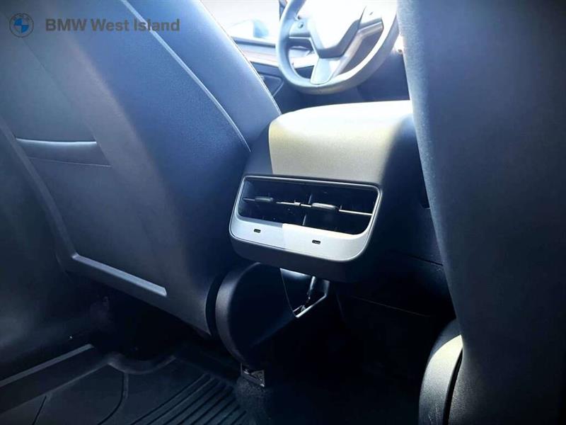 tesla Model Y 2024 - 25