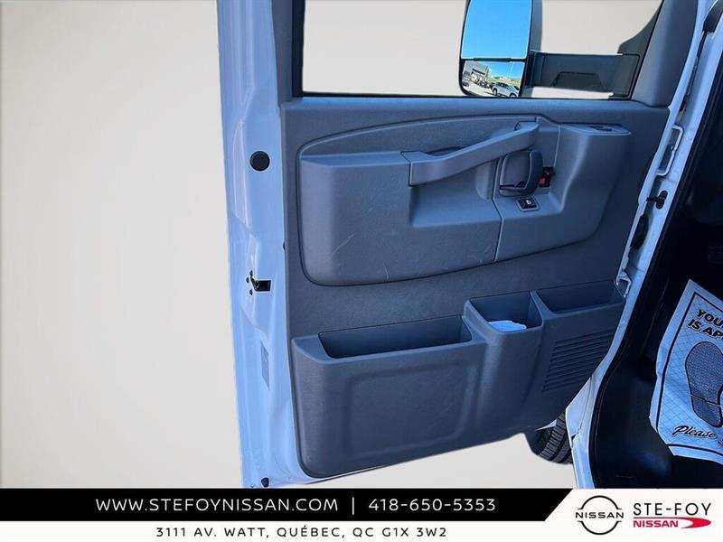 chevrolet Express Commercial Cutaway 2025 - 11
