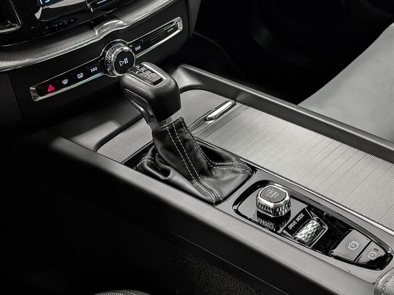 volvo XC60 2020 - 17