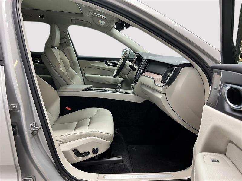 volvo XC60 2022 - 8