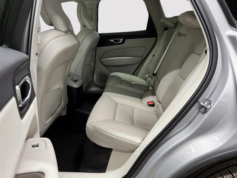 volvo XC60 2022 - 9