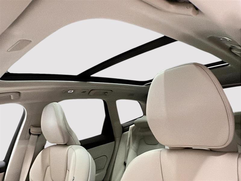 volvo XC60 2022 - 12
