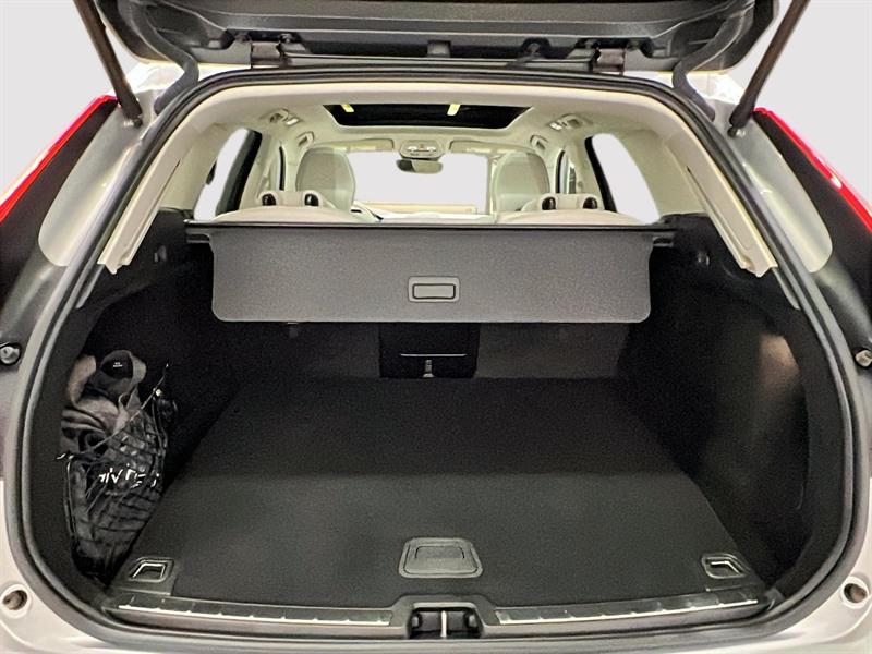 volvo XC60 2022 - 14