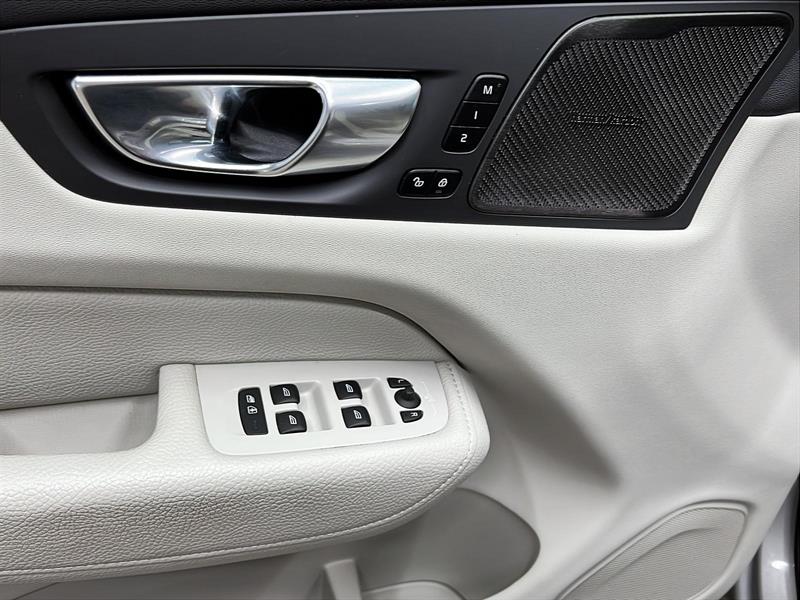 volvo XC60 2022 - 25
